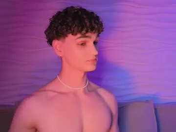 adam_21cm on Chaturbate 