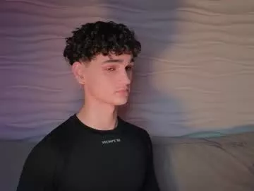 adam_21cm on Chaturbate 