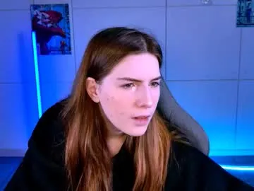 Freechat aliceinredsquare_ on Chaturbate