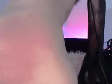 Freechat alienexxx on Chaturbate