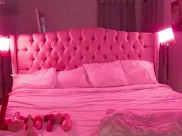 anniekk — Cum show  #milk #bigtits  #latina #bigass #lovense [1037 tokens remaining]