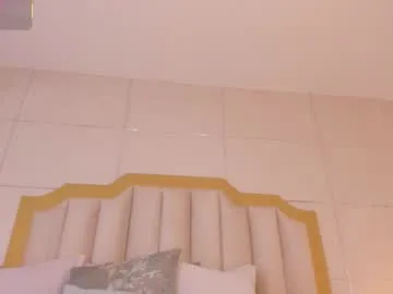 Freechat dakotawangi on Chaturbate