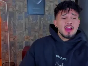 deymon_scott — naked - Multi Goal: striptease [370 tokens left] #dildo #fit #bigass #muscle #nipples