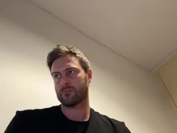 Freechat dickjulian on Chaturbate