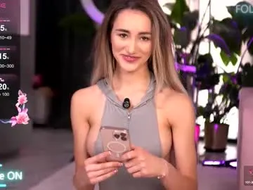 Freechat emilyraymont on Chaturbate