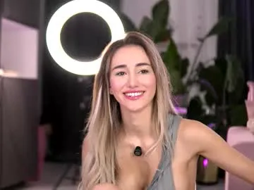 Freechat emilyraymont on Chaturbate