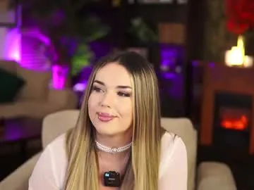 Freechat evasunderland on Chaturbate