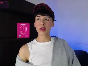 Freechat ezra_storm on Chaturbate