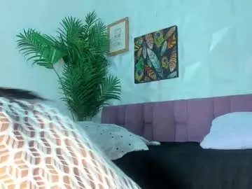 Freechat hellen_sky_ on Chaturbate