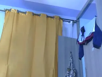 holly_molly11 on Chaturbate 