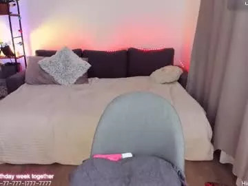 Freechat honeycarrol on Chaturbate