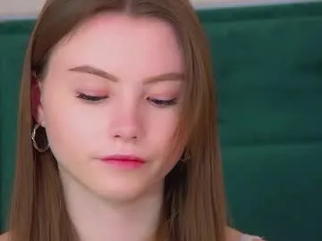 Freechat keiraace on Chaturbate