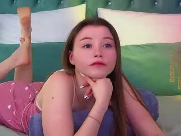 Freechat keiraace on Chaturbate