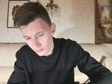 Freechat kevin_hornyyy on Chaturbate