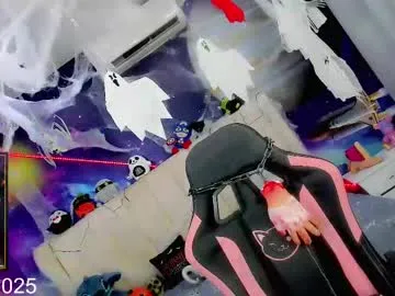 Freechat kilye_nellaa on Chaturbate