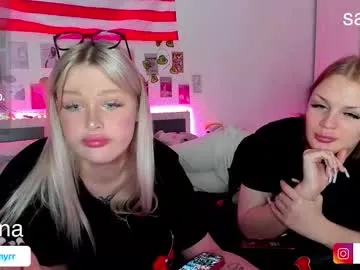 Freechat krisi_myrr on Chaturbate