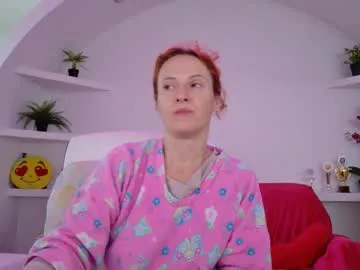 Freechat ladybigsmile on Chaturbate