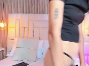 Private lunabloomn on Chaturbate