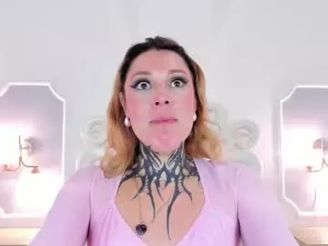 Freechat mystikdoll on Chaturbate