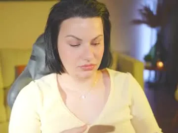 patricia_bennett — Oil boobs at goal! Pvt open !  Best music on Cb! Request your song (26 tkn) #german #mature #milf #hairy #smoke [500 tokens remaining]