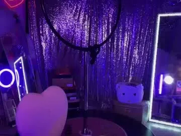 Freechat plasticfuckdoll on Chaturbate