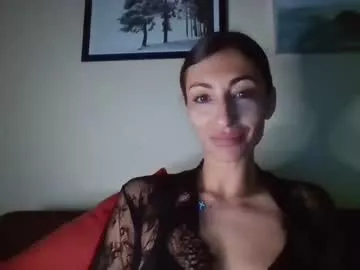 Freechat prettyalmaa on Chaturbate