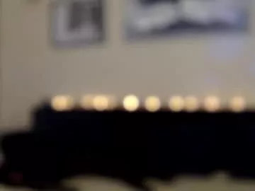 Freechat prettyalmaa on Chaturbate