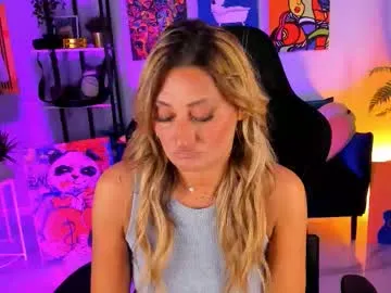 Freechat sarahholly on Chaturbate