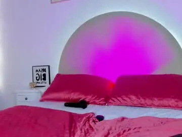 Freechat scarletttease_ on Chaturbate