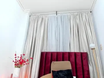 Freechat selenelujan on Chaturbate