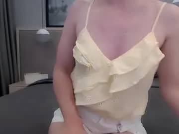 Freechat shy_schoolgirl_ on Chaturbate