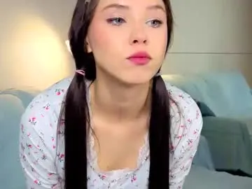 Away slyshypie on Chaturbate