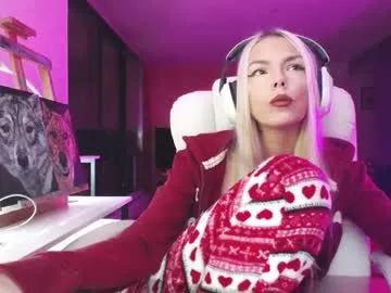 Freechat tinykylie on Chaturbate