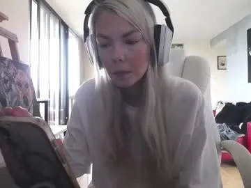 Freechat tinykylie on Chaturbate