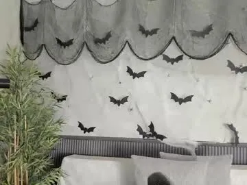 willow_hendrix on Chaturbate 