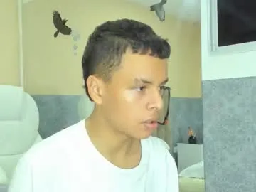 Freechat xavier_fox__ on Chaturbate