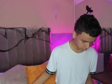 Freechat xavier_fox__ on Chaturbate