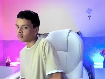 Freechat xavier_fox__ on Chaturbate