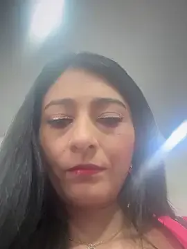 _Bella-Office1 — fingers hard