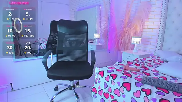 Freechat _Emma_whiitee_ on StripChat