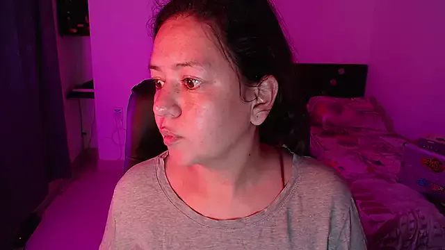 Abbyjoness21 on StripChat 