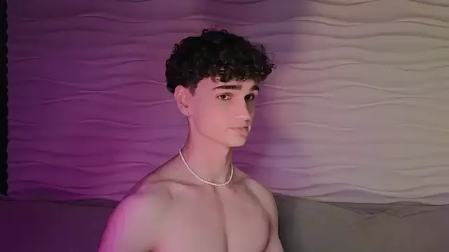 Freechat adam_21cm__ on StripChat