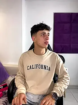 StripChat AdrianRinaldi is Freechat AdrianRinaldi — completly naked 4u