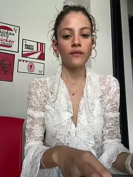 alana15 on StripChat 