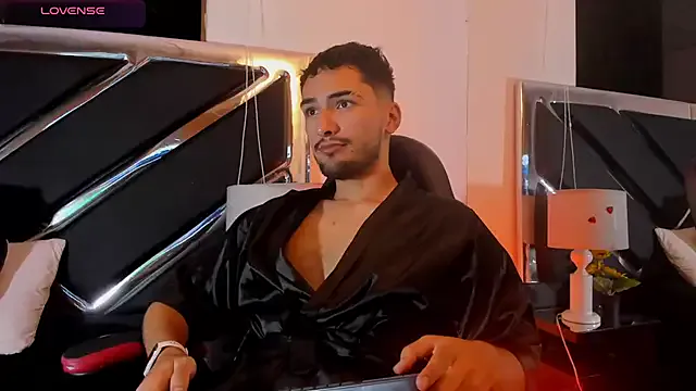 Freechat AlekRuizx on StripChat