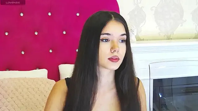 Freechat AlexisDevine on StripChat