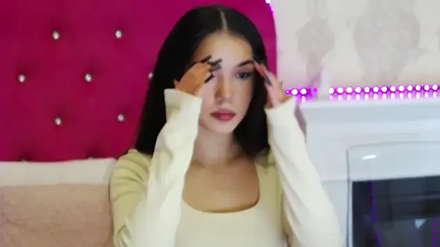 Freechat AlexisDevine on StripChat