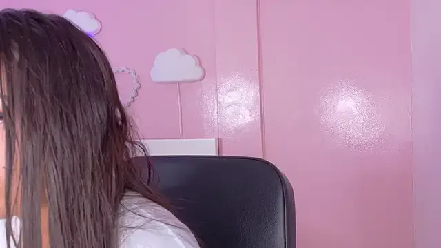 Annavic__ on StripChat 