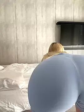 Barbieblondine on StripChat 