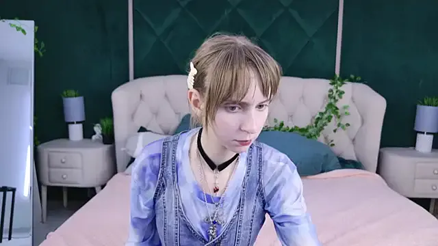 StripChat Beverly_Gomes is Freechat Beverly_Gomes — play with toy between legs and body